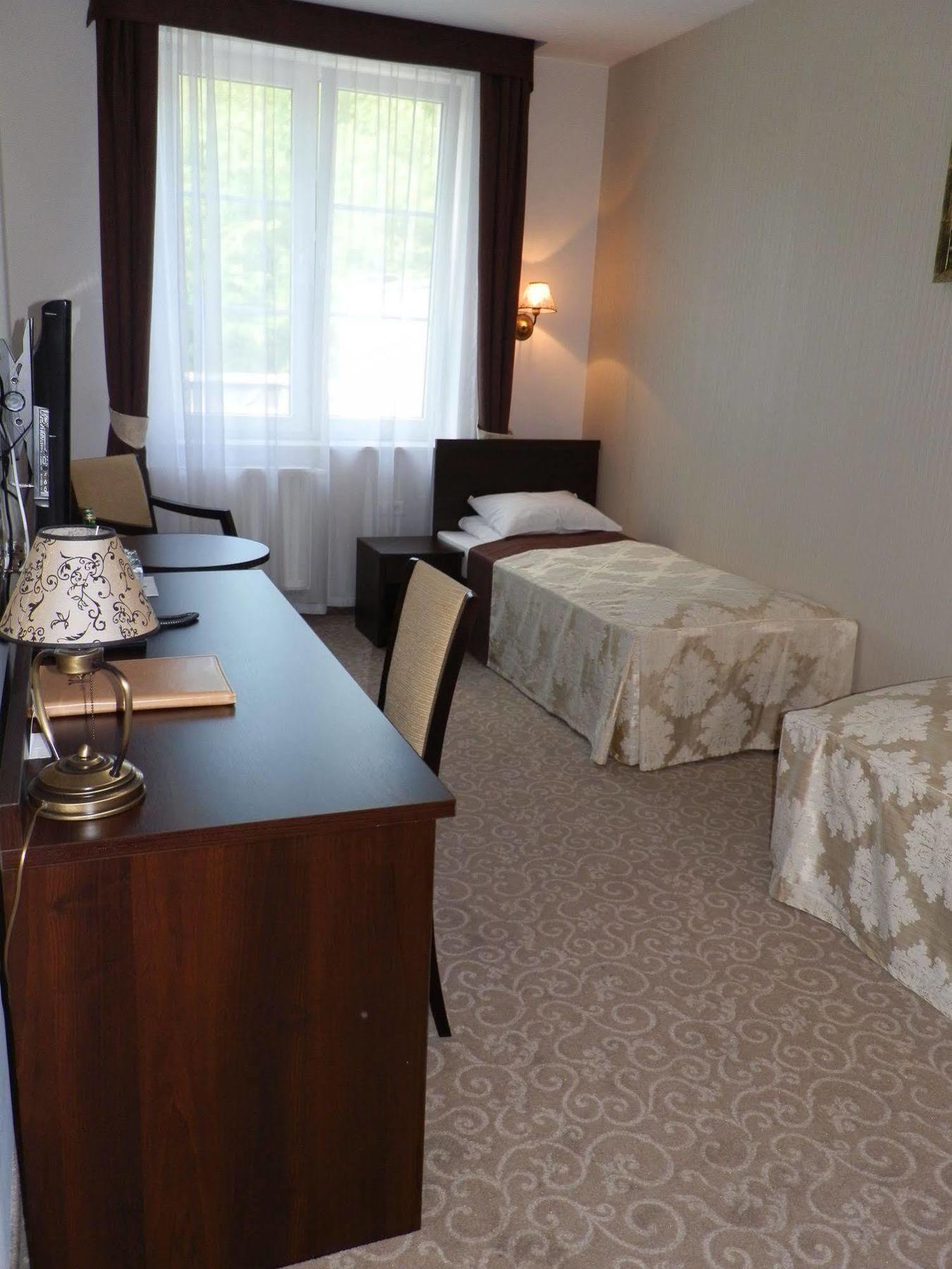 Dwor Dwikozy Hotel Kültér fotó