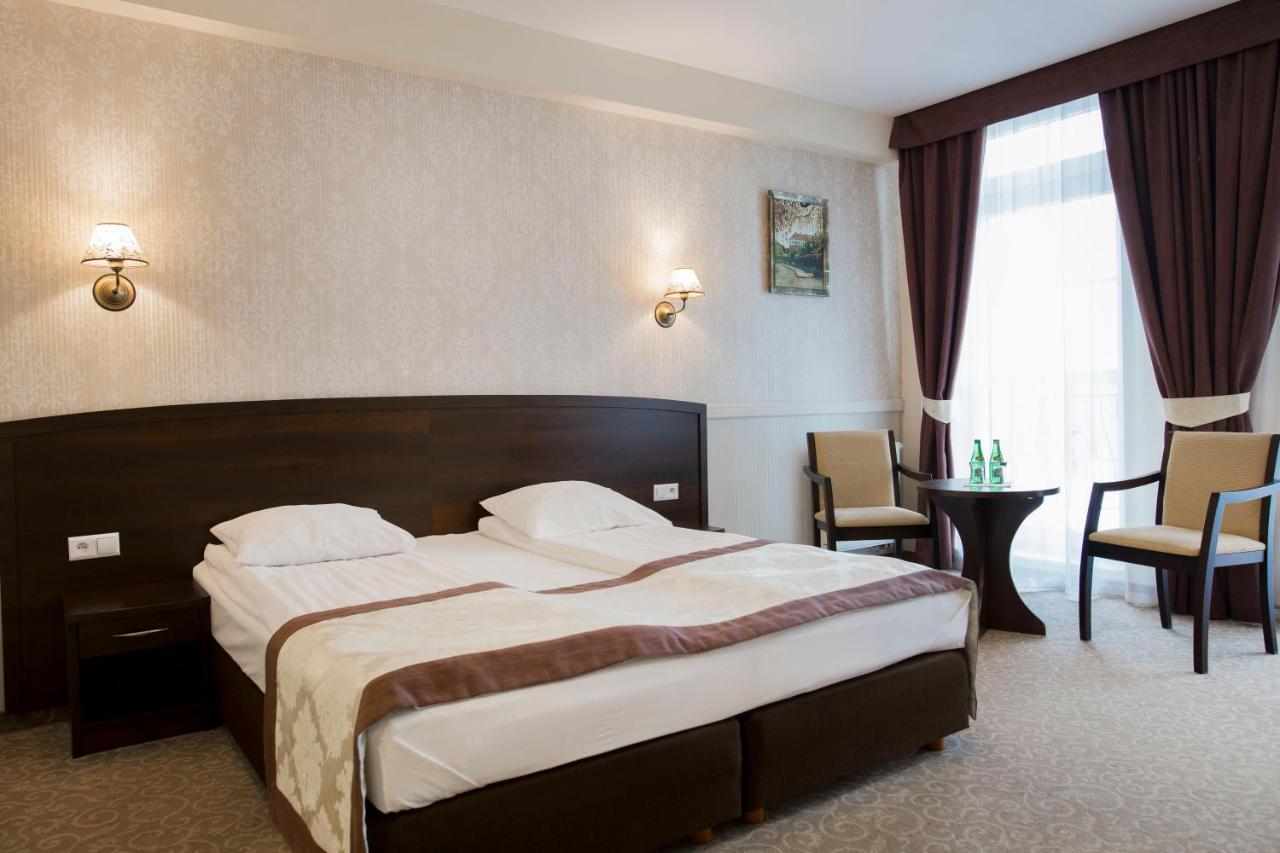 Dwor Dwikozy Hotel Kültér fotó