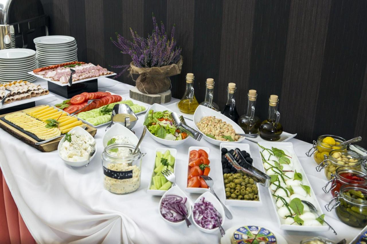 Dwor Dwikozy Hotel Kültér fotó